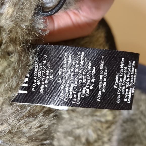 ❄️TNA | Aritzia Women's Faux Fur Winter Jacket - Picture 6 of 7